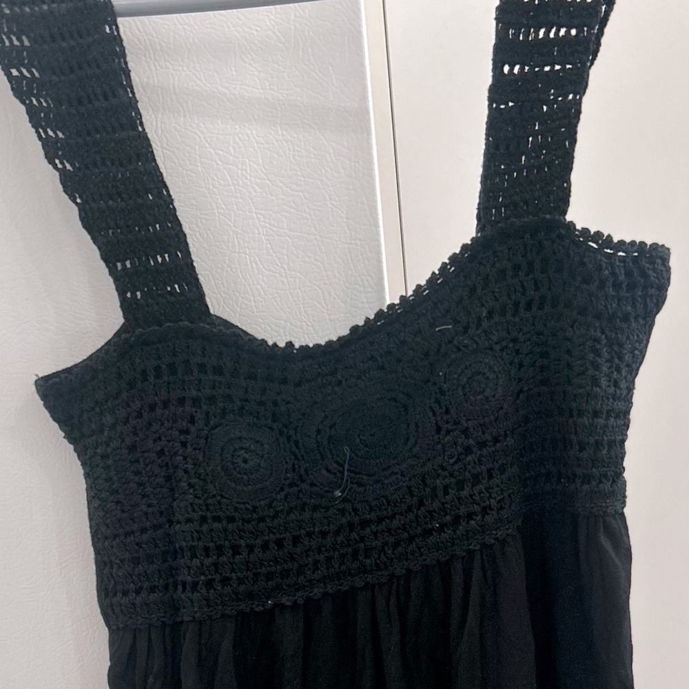 💫NWT Nikky Clothing The Lexy Wide Strap Crochet Ruffle Hem Crop Cami Top